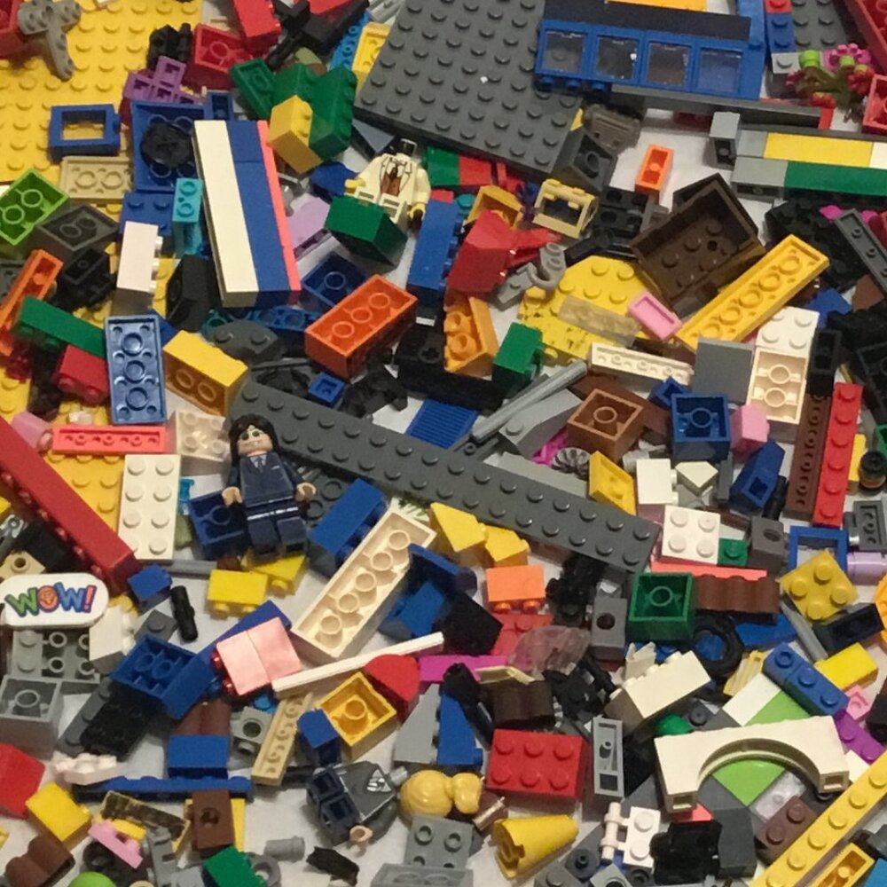 Great colorful lot of Lego pieces - lots of different shapes, colors, etc. - Picture 5 of 8